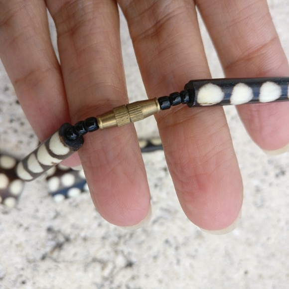 Chic Exotique Authentic Camel Bones Necklace. - Picture 7 of 8